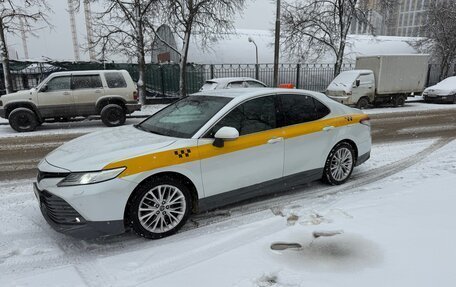 Toyota Camry, 2019 год, 3 000 000 рублей, 2 фотография