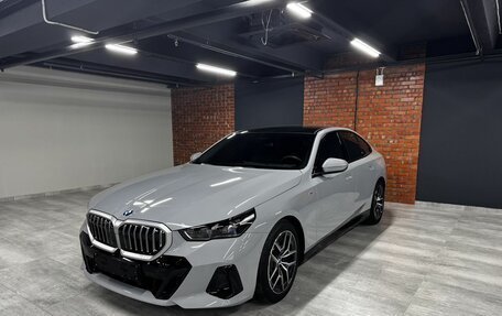 BMW 5 серия, 2023 год, 9 880 000 рублей, 3 фотография