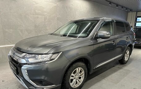 Mitsubishi Outlander III рестайлинг 3, 2019 год, 2 249 000 рублей, 1 фотография