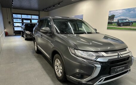 Mitsubishi Outlander III рестайлинг 3, 2019 год, 2 249 000 рублей, 3 фотография