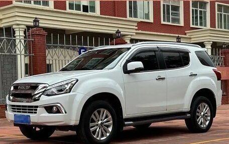 Isuzu MU-X, 2020 год, 3 270 000 рублей, 3 фотография