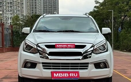 Isuzu MU-X, 2020 год, 3 270 000 рублей, 2 фотография