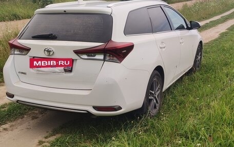 Toyota Auris II, 2017 год, 1 700 000 рублей, 3 фотография