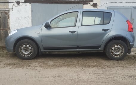 Renault Sandero I, 2011 год, 740 000 рублей, 2 фотография