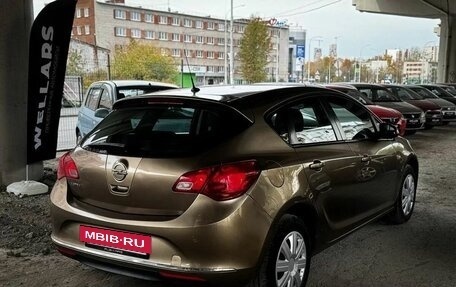 Opel Astra J, 2013 год, 830 000 рублей, 5 фотография