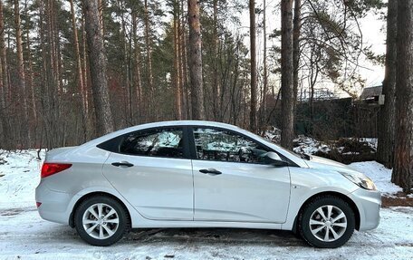 Hyundai Solaris II рестайлинг, 2011 год, 950 000 рублей, 5 фотография