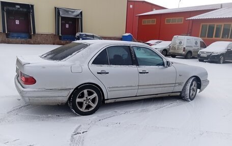 Mercedes-Benz E-Класс, 1998 год, 350 000 рублей, 3 фотография