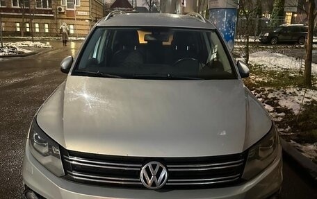 Volkswagen Tiguan I, 2012 год, 1 199 999 рублей, 2 фотография