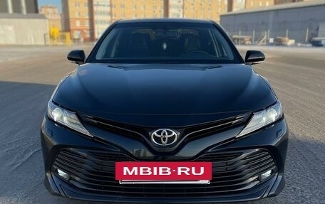 Toyota Camry, 2020 год, 3 300 000 рублей, 2 фотография