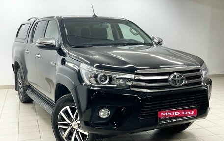 Toyota Hilux VIII, 2017 год, 3 239 000 рублей, 3 фотография