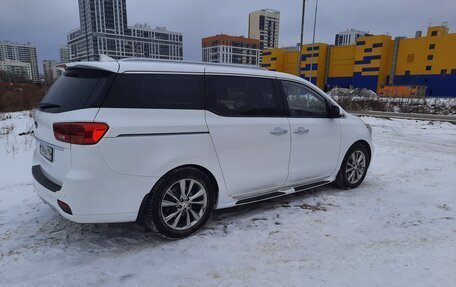 KIA Carnival III, 2019 год, 3 350 000 рублей, 4 фотография