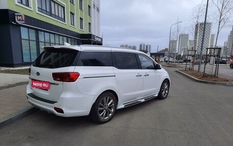 KIA Carnival III, 2019 год, 3 350 000 рублей, 5 фотография