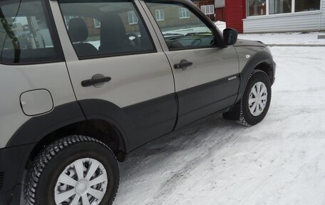 Chevrolet Niva I рестайлинг, 2018 год, 615 000 рублей, 3 фотография