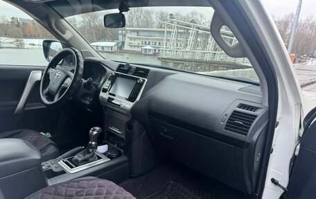 Toyota Land Cruiser Prado 150 рестайлинг 2, 2019 год, 5 200 000 рублей, 10 фотография