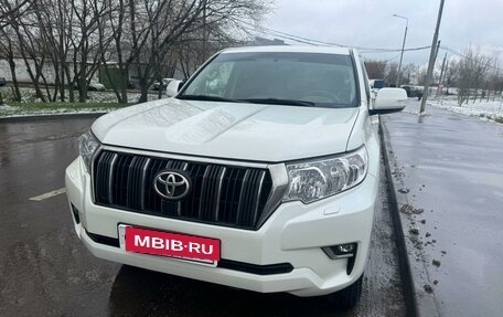 Toyota Land Cruiser Prado 150 рестайлинг 2, 2019 год, 5 200 000 рублей, 6 фотография