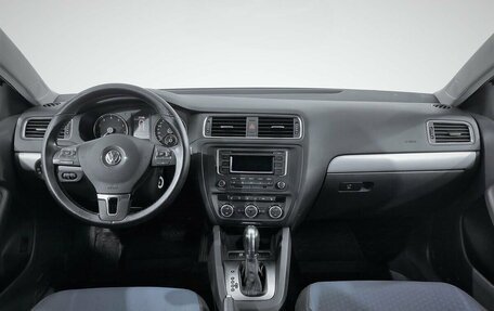 Volkswagen Jetta VI, 2013 год, 870 000 рублей, 5 фотография