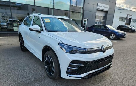 Volkswagen Tiguan, 2024 год, 6 418 000 рублей, 3 фотография