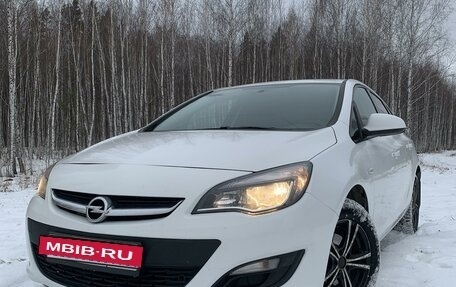 Opel Astra J, 2013 год, 840 000 рублей, 2 фотография