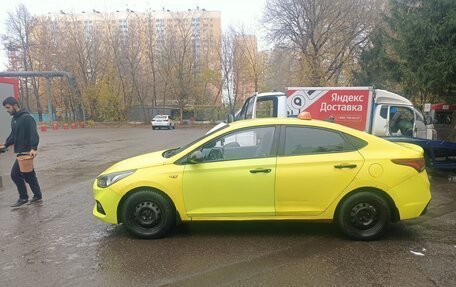 Hyundai Solaris II рестайлинг, 2017 год, 780 000 рублей, 3 фотография