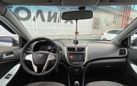 Hyundai Solaris II рестайлинг, 2011 год, 556 000 рублей, 5 фотография