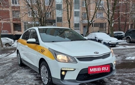 KIA Rio IV, 2018 год, 1 358 000 рублей, 6 фотография