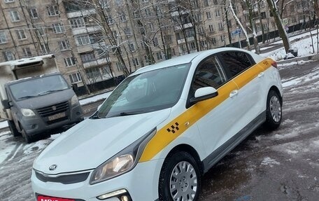 KIA Rio IV, 2018 год, 1 358 000 рублей, 8 фотография