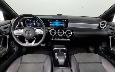 Mercedes-Benz CLA, 2021 год, 3 980 000 рублей, 5 фотография