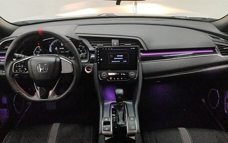 Honda Civic, 2021 год, 1 800 000 рублей, 12 фотография