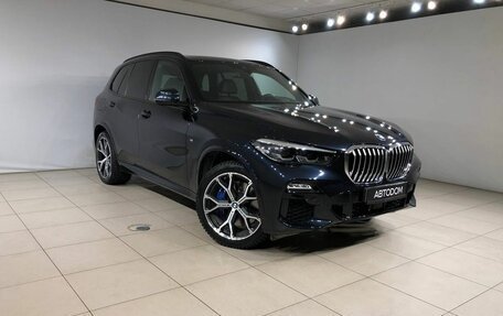 BMW X5, 2019 год, 6 480 000 рублей, 2 фотография