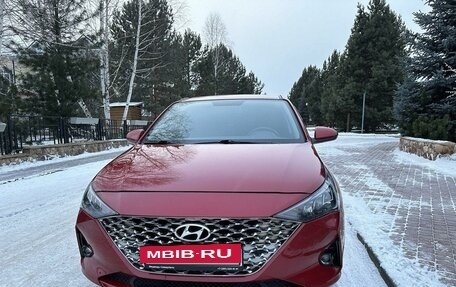 Hyundai Solaris II рестайлинг, 2021 год, 1 780 000 рублей, 8 фотография