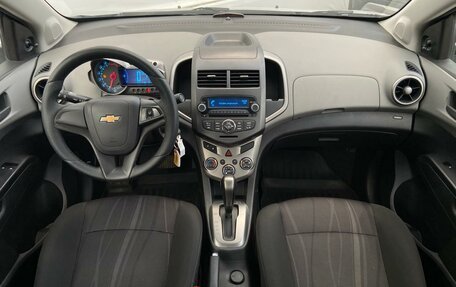 Chevrolet Aveo III, 2014 год, 842 800 рублей, 7 фотография