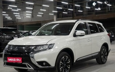 Mitsubishi Outlander III рестайлинг 3, 2021 год, 2 880 000 рублей, 1 фотография