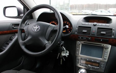 Toyota Avensis III рестайлинг, 2005 год, 767 000 рублей, 11 фотография