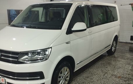 Volkswagen Caravelle T6 рестайлинг, 2018 год, 3 600 000 рублей, 5 фотография