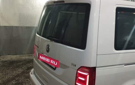 Volkswagen Caravelle T6 рестайлинг, 2018 год, 3 600 000 рублей, 10 фотография