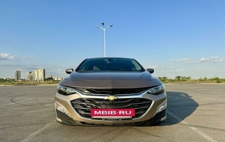 Chevrolet Malibu IX, 2018 год, 1 555 000 рублей, 3 фотография