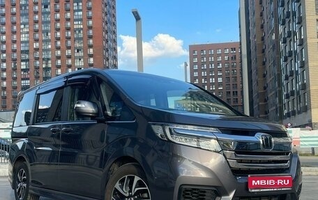 Honda Stepwgn IV, 2018 год, 2 690 000 рублей, 1 фотография