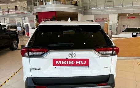 Toyota RAV4, 2024 год, 5 530 000 рублей, 3 фотография