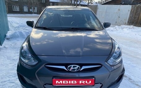 Hyundai Solaris II рестайлинг, 2012 год, 1 100 000 рублей, 2 фотография