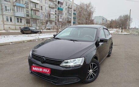 Volkswagen Jetta VI, 2013 год, 1 100 000 рублей, 3 фотография