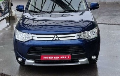 Mitsubishi Outlander III рестайлинг 3, 2014 год, 1 300 000 рублей, 1 фотография