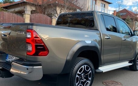 Toyota Hilux VIII, 2022 год, 6 800 000 рублей, 6 фотография