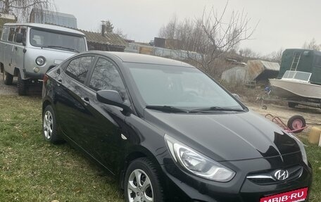 Hyundai Solaris II рестайлинг, 2012 год, 950 000 рублей, 5 фотография