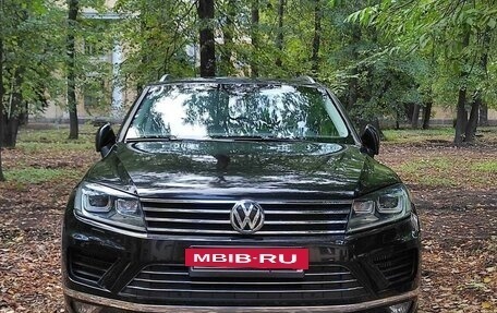 Volkswagen Touareg III, 2015 год, 2 390 000 рублей, 6 фотография