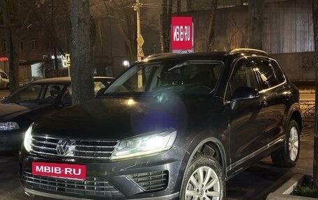 Volkswagen Touareg III, 2015 год, 2 390 000 рублей, 7 фотография