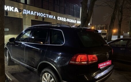 Volkswagen Touareg III, 2015 год, 2 390 000 рублей, 8 фотография