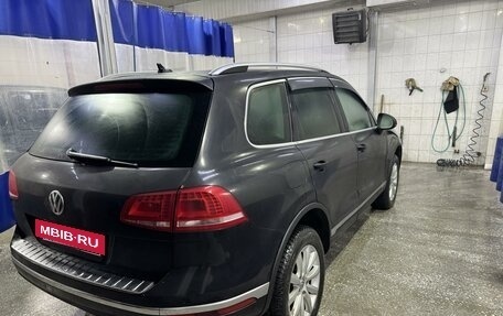 Volkswagen Touareg III, 2015 год, 2 390 000 рублей, 11 фотография