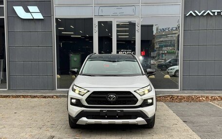 Toyota RAV4, 2024 год, 4 650 000 рублей, 2 фотография