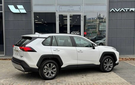 Toyota RAV4, 2024 год, 4 650 000 рублей, 6 фотография