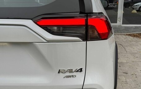 Toyota RAV4, 2024 год, 4 650 000 рублей, 11 фотография